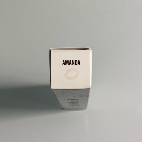 Buxom full on plumping lip polish in shade Amanda. 4.45 ml - Picture 5 of 7